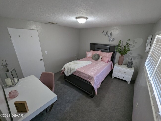 Foto del edificio - 1600 S Palmetto Ave