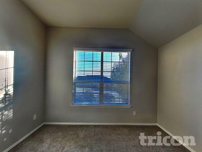 Foto del edificio - 936 Deer Valley Dr