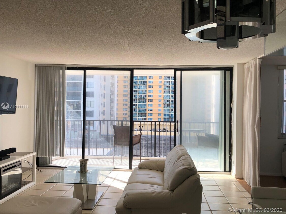 Primary Photo - 2201 S Ocean Dr