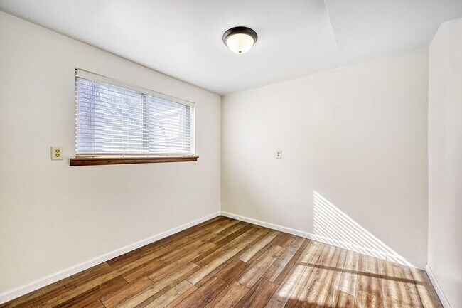 Foto del edificio - 313 Fay Dr