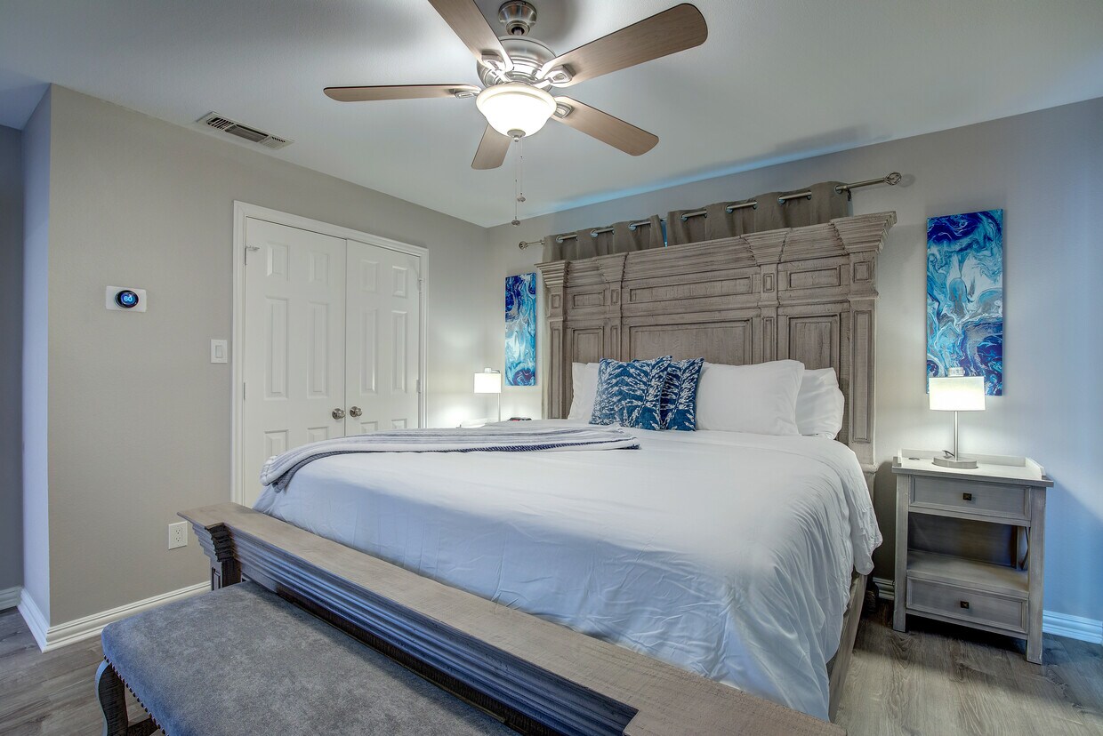 Foto principal - 8606 Columbia Dr