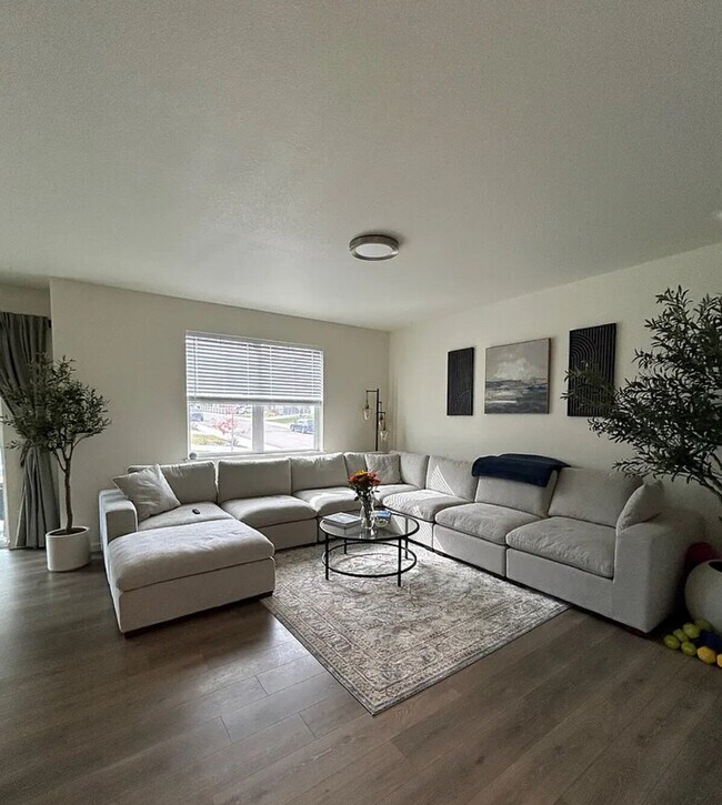 Building Photo - 2205 Fiadore Trl