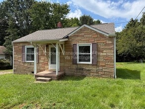 Building Photo - 903 Willard St