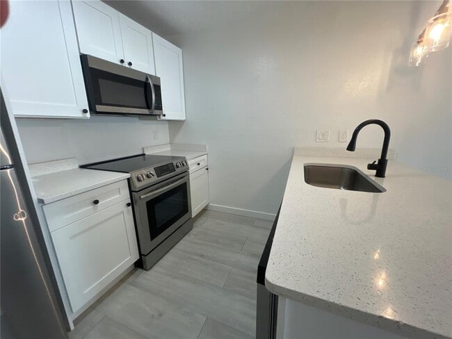 Building Photo - 2955 SE 53rd Ct