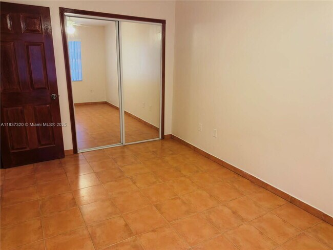 Foto del edificio - 8510 NW 8th St