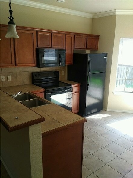 Foto del edificio - 2671 N Arroyo Ave