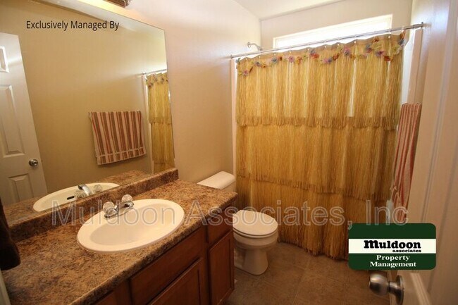 Building Photo - 9274 Sand Myrtle Dr