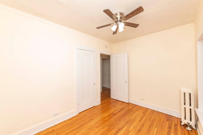 Building Photo - 735 Hinman Ave