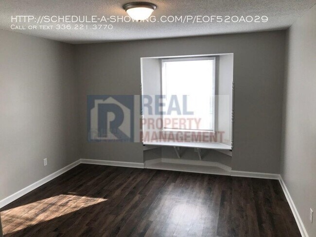 Foto del edificio - 2328 W Vandalia Rd