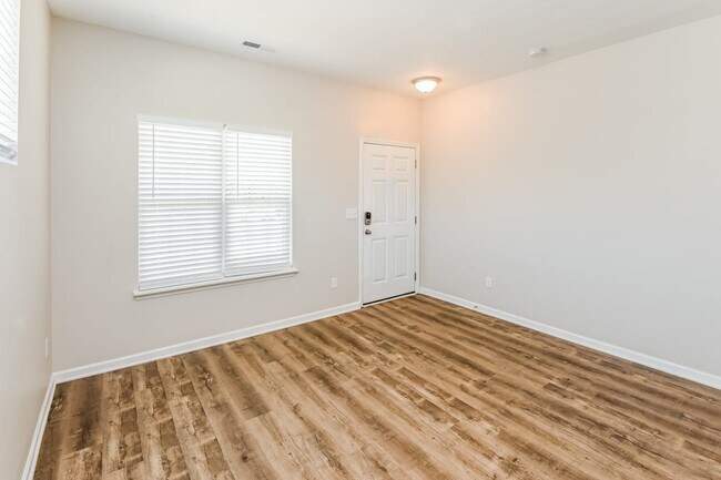 Building Photo - 3520 Draycott Ave