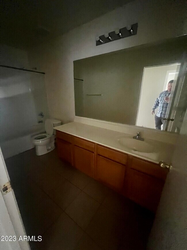 Foto del edificio - 9920 W Southgate Ave
