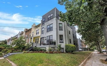 Building Photo - 456 Randolph St NW