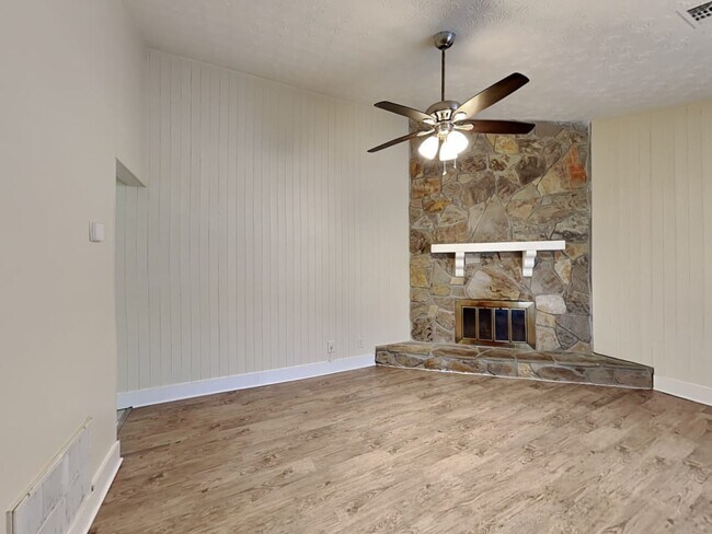 Building Photo - 1009 Monopoly Dr