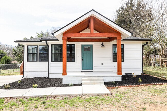 Building Photo - Remodeled Ranch Home in Biddleville!