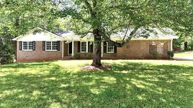 Building Photo - 120 Watson Dr