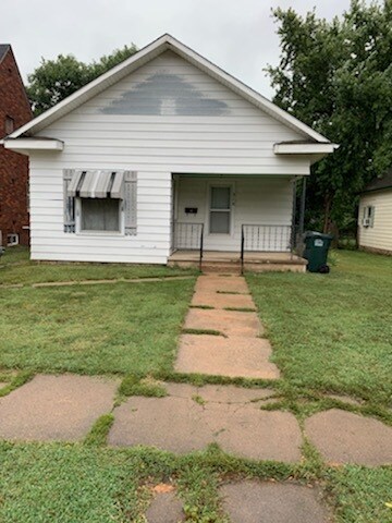 Front of the house - 310 East Ave S