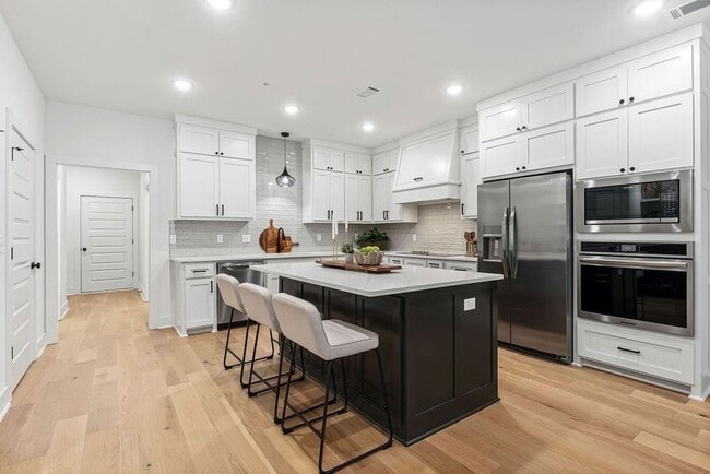 Building Photo - 4100 W Olive St