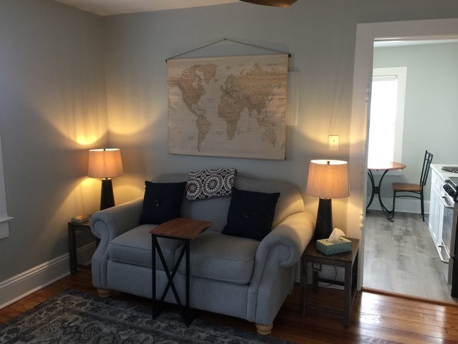 Building Photo - 1310 Hyman Ave