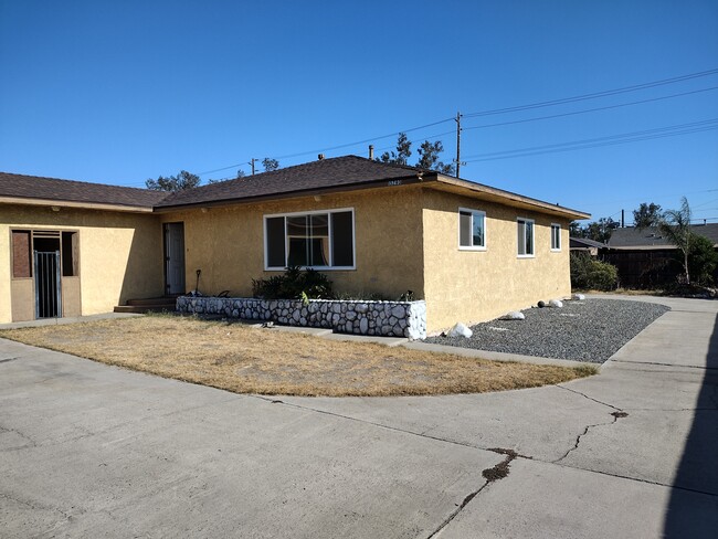 Front yard - 15793 Ceres Ave
