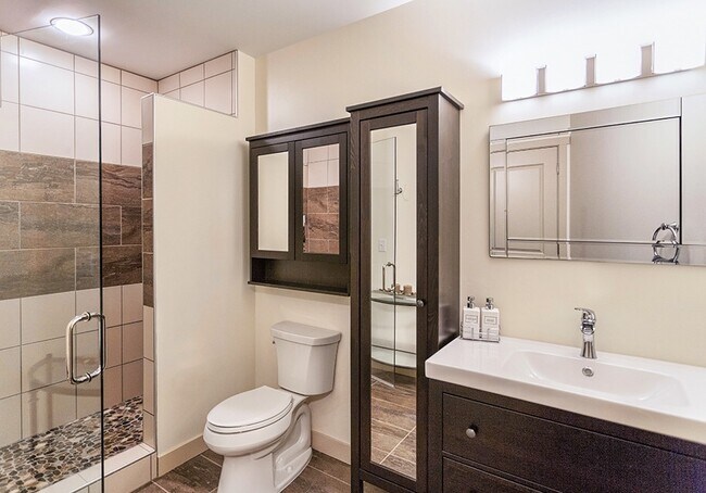 Foto del edificio - Stunning, Furnished Wieland Block Condo Downtown Duluth**Available Now!