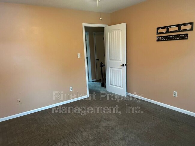 Foto del edificio - 285 S Herlong Ave