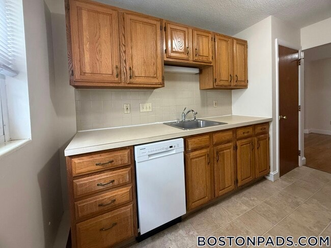 Building Photo - 11 Brattle St