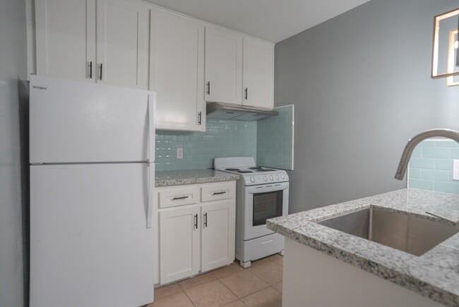Foto del edificio - 5216 Arboles Dr