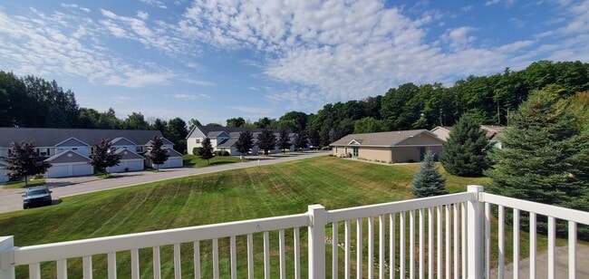 Building Photo - 3231 Wexford Dr
