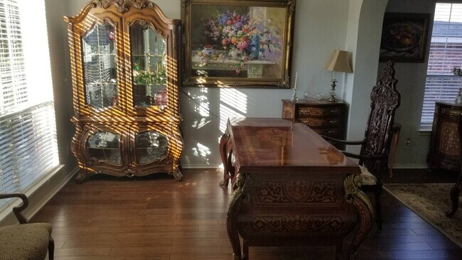 Foto del edificio - 8172 Peacock Ln