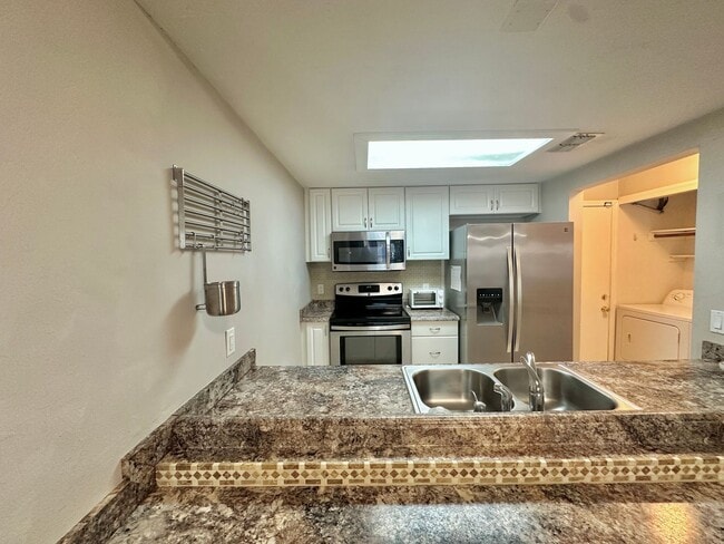 Photo - Spacious 2BR/2.5BA Townhome in Mill Run