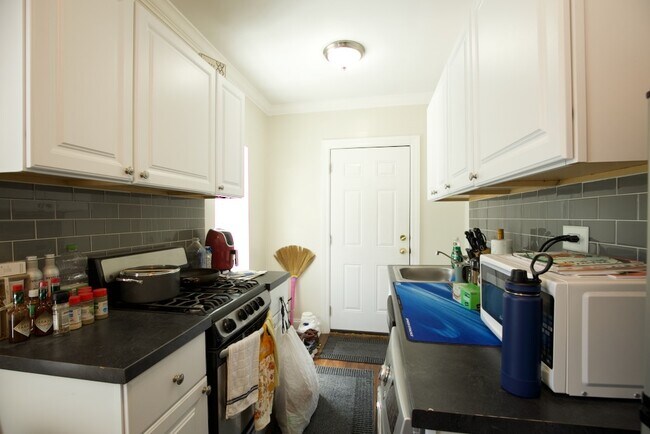 Foto del edificio - 837 W Cornelia Ave