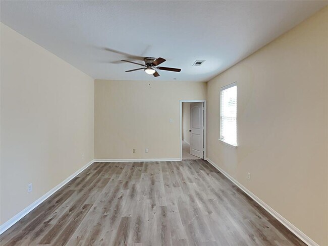 Building Photo - 2055 Sweet Lilac Dr