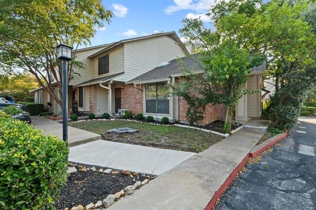 Building Photo - 3801 Menchaca Rd