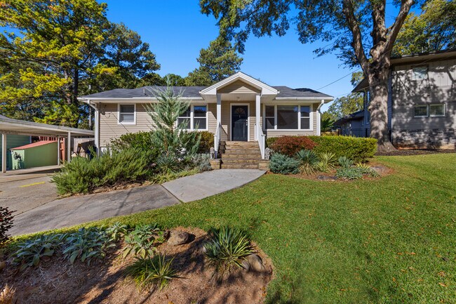 Foto del edificio - 1416 Woodland Hills Dr NE