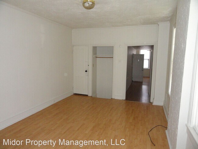 Foto del edificio - 1 br, 1 bath House - 114 N Queen St Apt. 1