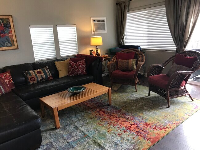 Sala de estar - 2499 1/2 Pierce Street