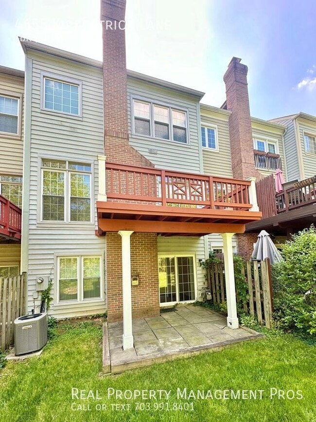 Foto del edificio - Rarely available  COMPLETELY UPDATED!! ALL...
