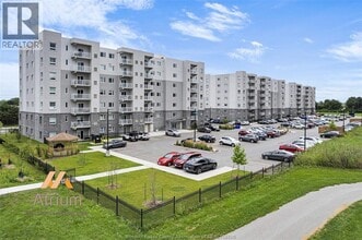 Building Photo - 1611 Banwell Rd