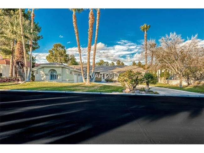Building Photo - 7420 Silver Palm Ave