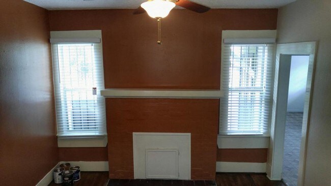 Building Photo - 214 Greenwood St