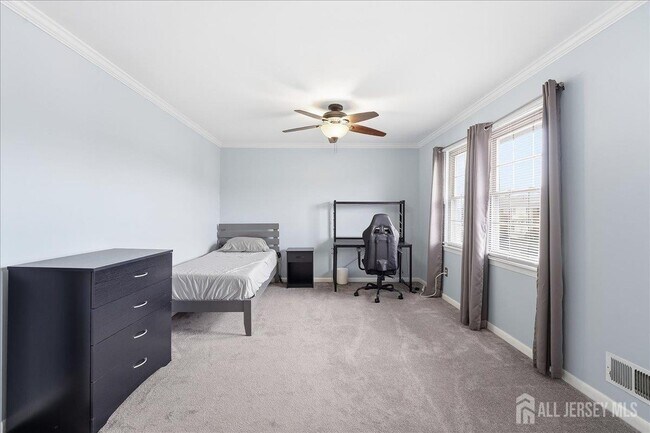 Foto del edificio - 2606 Trafalgar Square