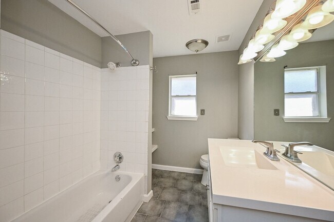 Foto del edificio - 6607 W T C Jester Blvd