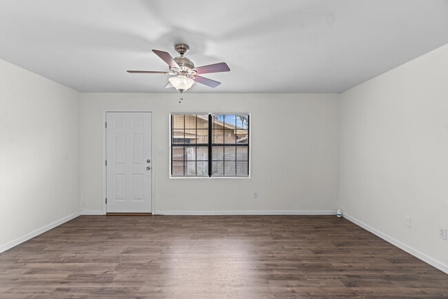 Building Photo - 3821 N 7th Ct