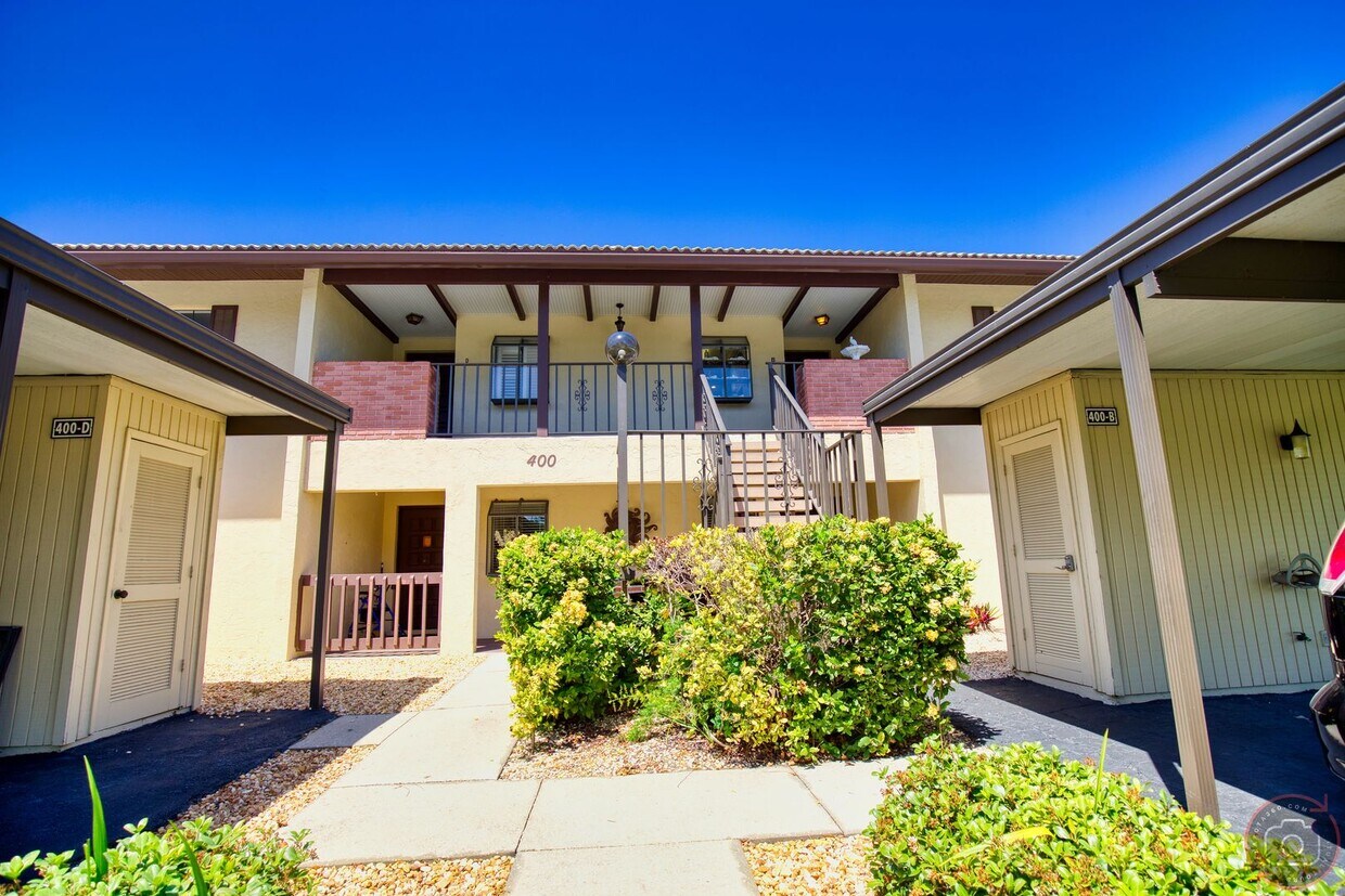 Primary Photo - Seasonal Short-Term 2-Bedroom 2-Bath 2nd F...