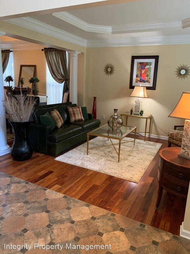 Building Photo - 4 br, 2.5 bath House - 411 Vassar Place