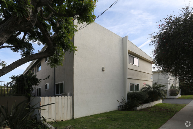 Building Photo - Playa Vista