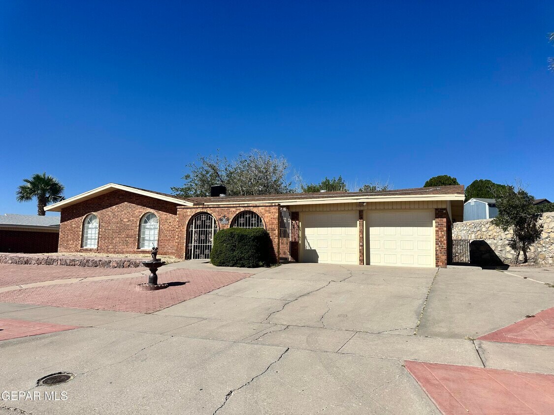 Foto principal - 1309 Lonewood Dr