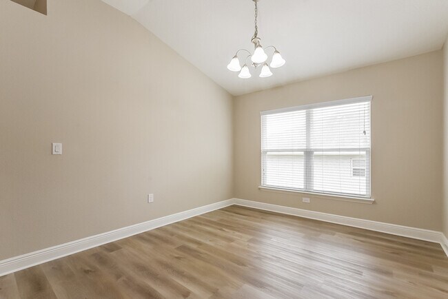 Foto del edificio - 706 Chelsea Ave