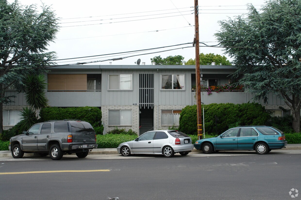 Building Photo - 418 Laurel St