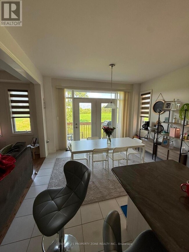 Building Photo - 128 Bloomfield Cres